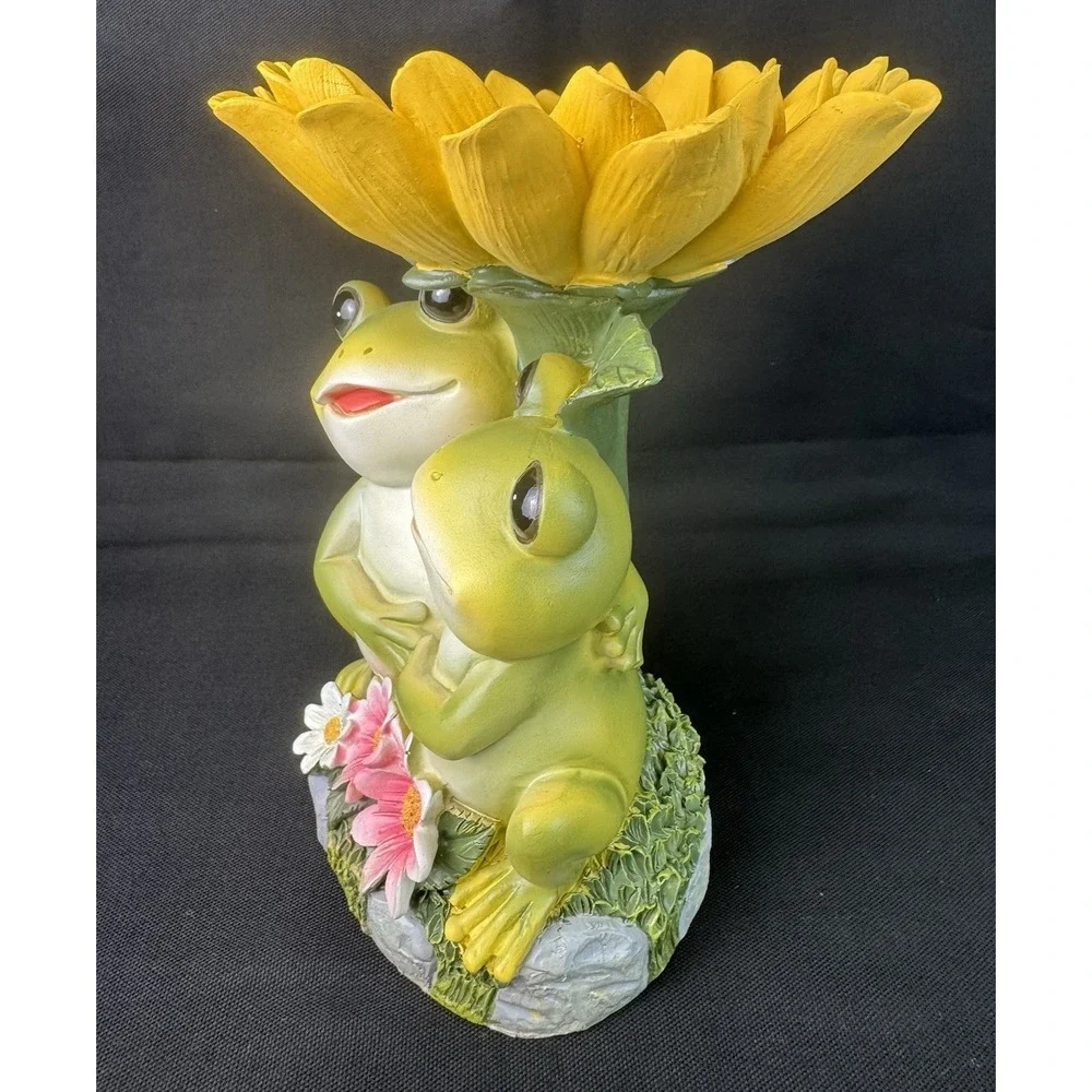 Decorative Whimsical Frogs Under Sunflower Statue/Decor/Small Birdfeeder